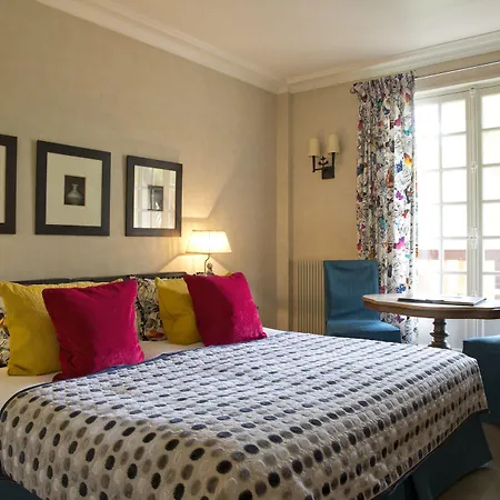 Hotel Cazaudehore, Maison Forestiere De Charme, Restaurant Gastronomique, Terrasse Ombragee Et Jardin Saint-Germain-en-Laye