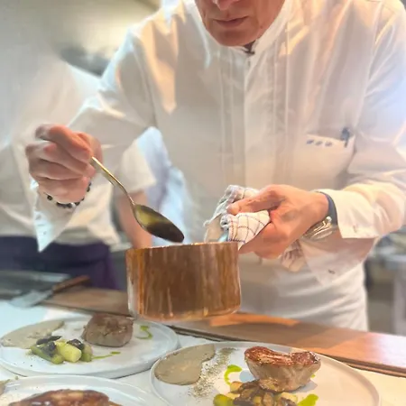 Cazaudehore, Maison Forestiere De Charme, Restaurant Gastronomique, Terrasse Ombragee Et Jardin Saint-Germain-en-Laye