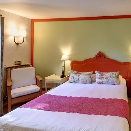 Cazaudehore, Maison Forestiere De Charme, Restaurant Gastronomique, Terrasse Ombragee Et Jardin 4* Saint-Germain-en-Laye