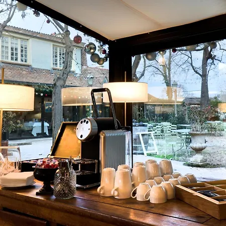Cazaudehore Restaurant Gastronomique Terrasse Et Jardins 4*