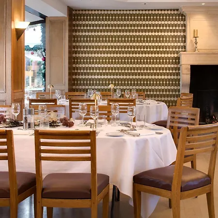 Cazaudehore Restaurant Gastronomique Terrasse Et Jardins Hotel Saint-Germain-en-Laye
