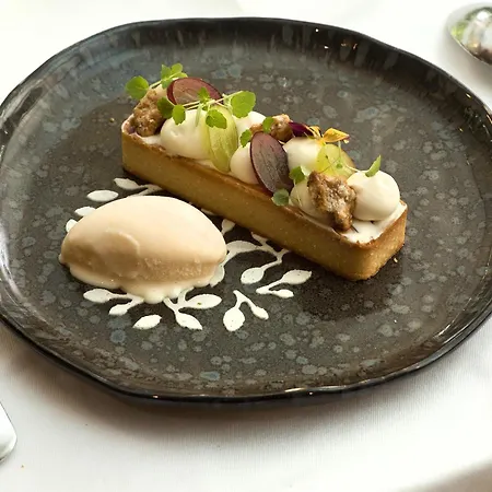 Cazaudehore Restaurant Gastronomique Terrasse Et Jardins Hotel