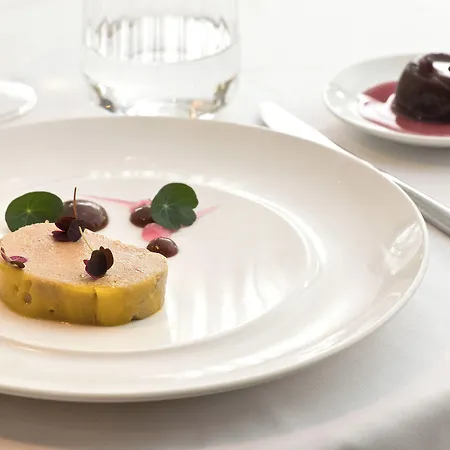 Hotel Cazaudehore Restaurant Gastronomique Terrasse Et Jardins