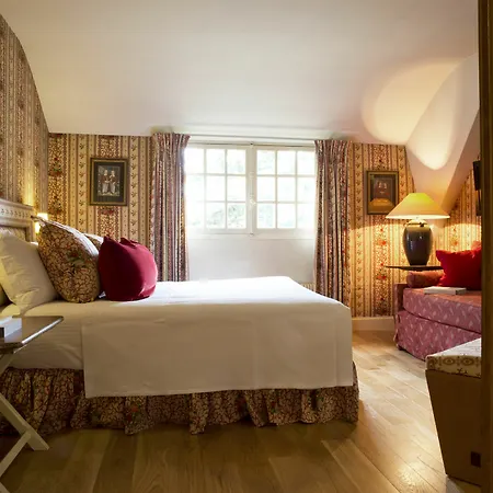 Cazaudehore, Maison Forestiere De Charme, Restaurant Gastronomique, Terrasse Ombragee Et Jardin 4* Saint-Germain-en-Laye